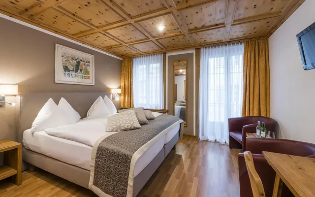 Superior, Double Bed, ROMANTIK HOTEL STERN 4/10