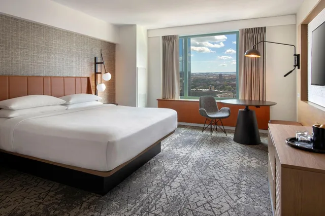جناح كلوب بسرير كينج، SHERATON BOSTON HOTEL 1/7