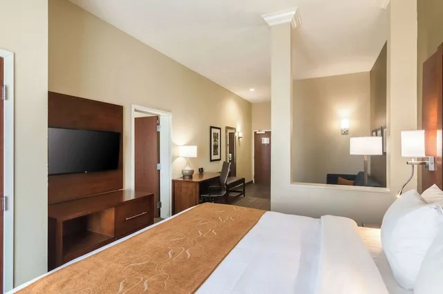 جناح بسريرين كوين، Comfort Suites Meridian And I-40 5/10