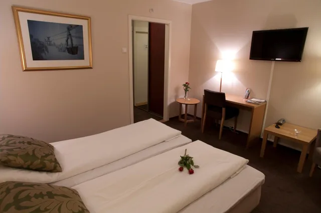 غرفة قياسية بسريرين منفصلين، Bergstadens Hotel 5/8