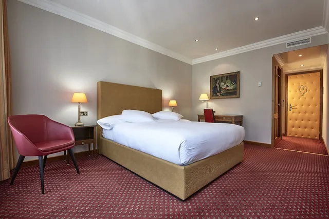 غرفة قياسية بسرير كوين، Hotel d Alleves 1/4