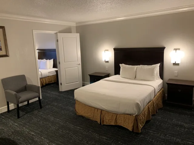 1 Bedroom, Suite, 2 Queen Beds, Balcony, Stargazer Inn And Suites 5/10