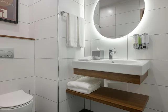 غرفة بسرير كوين لذوي الإعاقة، Hampton by Hilton Istanbul Arnavutkoy 4/8