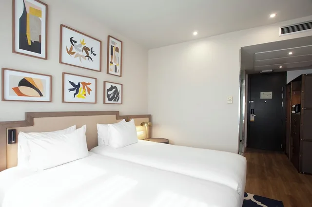 غرفة قياسية بسريرين منفصلين، Holiday Inn Madrid Las Tablas 1/5