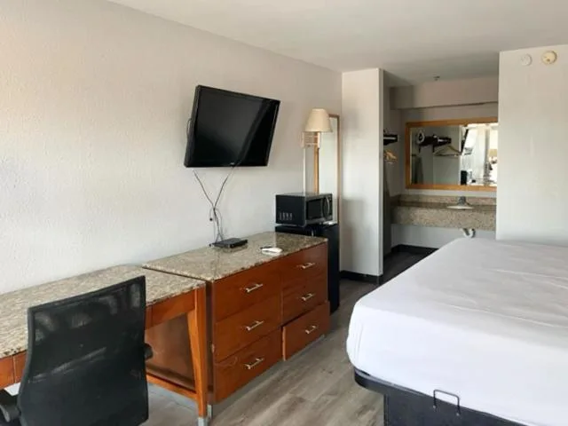 غرفة بسرير كينج للمدخنين لذوي الإعاقة، Motel6 Laurel, MS 5/10
