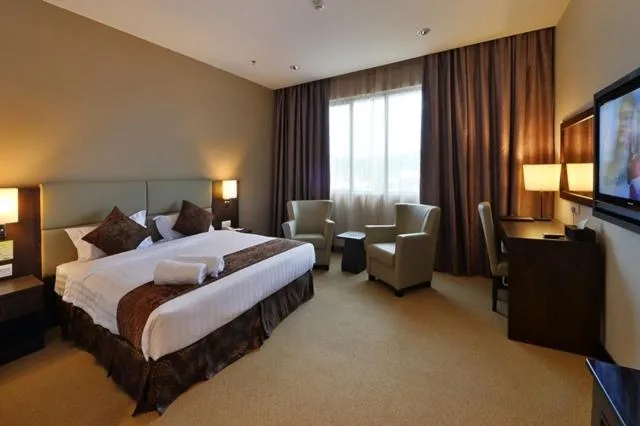 جناح جونيور، Lintas View Hotel 2/3