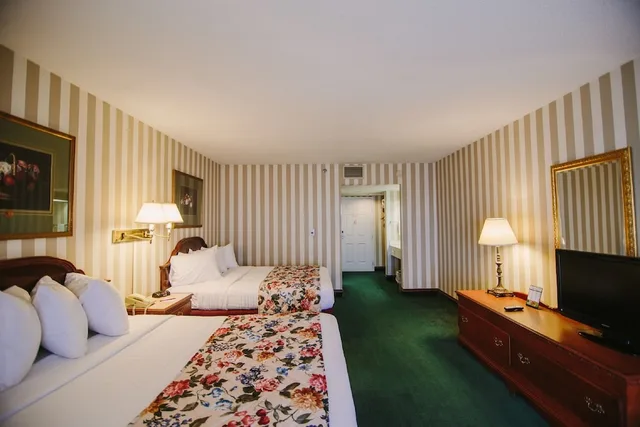 Room Assigned on Arrival, King Bed, Bayshore Resort 4/7