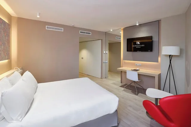 Room, Queen Bed, Eurostars Don Caendido 3/8