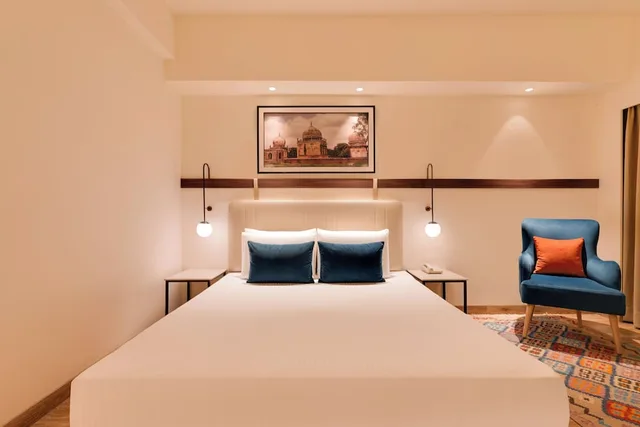 غرفة ديلوكس بسرير كينج، Lemon Tree Premier Hitec City 4/9