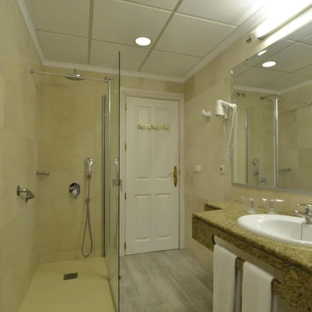 جناح جونيور بسرير فردي، Don Curro Hotel 5/10