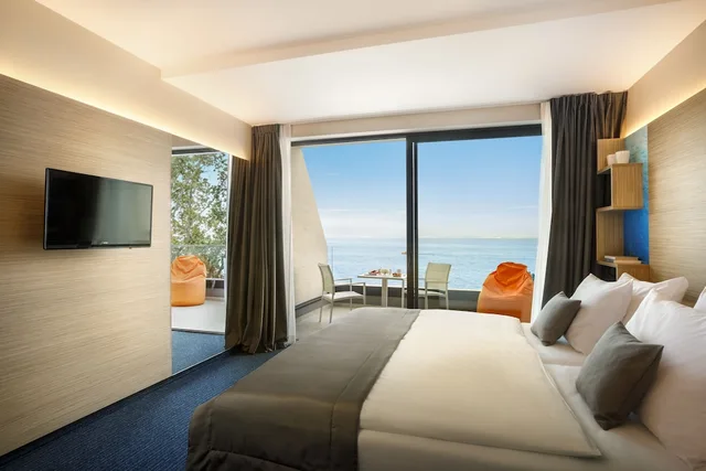غرفة سوبيريور بسرير مزدوج بإطلالة على البحر بشرفة، Hotel Icici 1/5