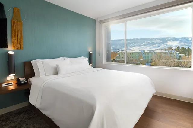 جناح بسرير كينج بغرفة نوم واحدة مع أريكة لذوي الإعاقة، Element Reno Experience District 1/3