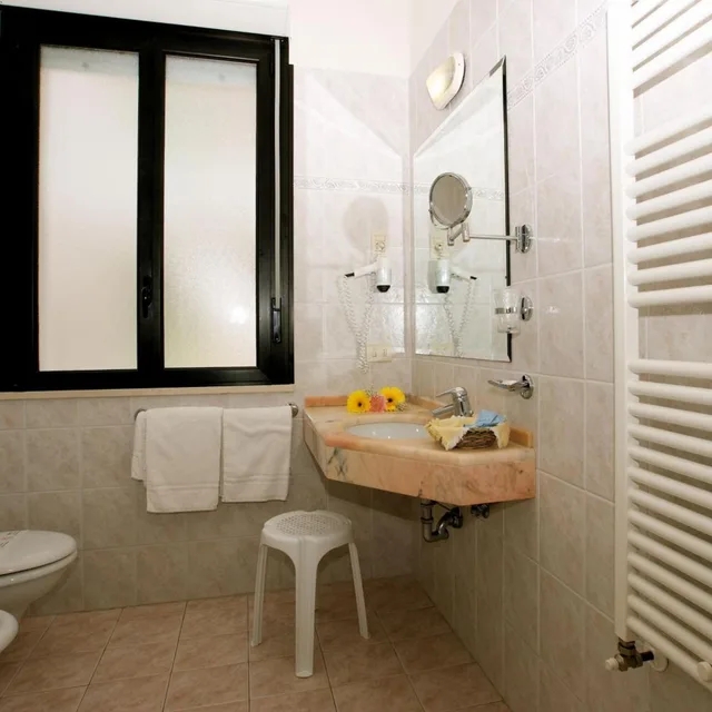 غرفة كومفورت رباعية، Hotel Athena 6/7