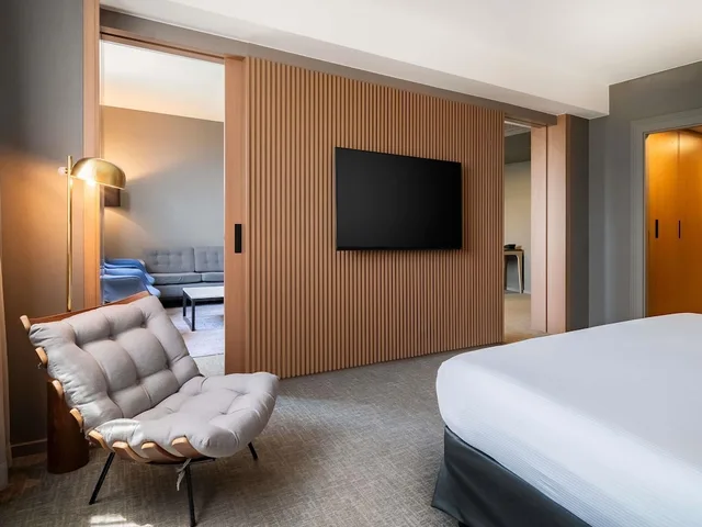 Executive, Suite, King Bed, Club Lounge Access, Pullman Sao Paulo Guarulhos Airport 4/8