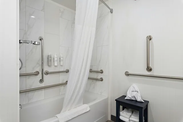 غرفة بسريرين كوين لذوي الإعاقة، Hampton Inn Kansas City/Downtown Financial District 7/7