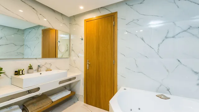 جناح استوديو ديلوكس بسريرين منفصلين مع أريكة بحوض جاكوزي، Menta City Boutique Hotel 4/5