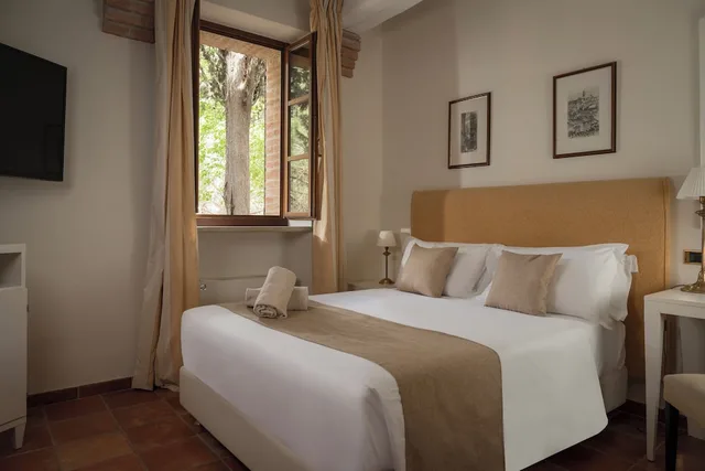 غرفة كلاسيكية بسرير كوين، Castello Di Leonina Relais 1/10