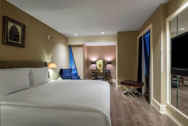 جناح رئاسي بسريرين كينج، Windsor Hotel & Convention Centre Istanbul 1/6