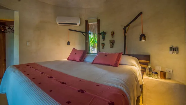 Maya, House, King Bed, Partial Ocean View, Hotel Poc Na 2/8