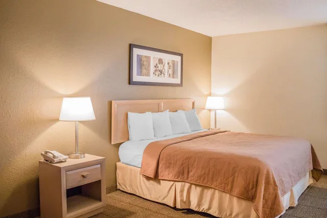غرفة بسرير مزدوج، Quality Inn Port Clinton Waterfront 2/3