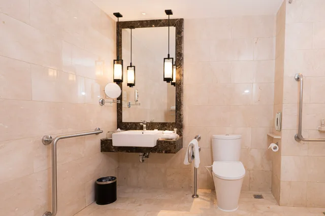Standard, Queen Bed, Lounge Access, Accessible, Crowne Plaza Bandung 2/3