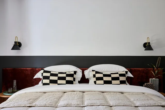 جناح جونيور، The Central Caleula Motor Lodge 1/5