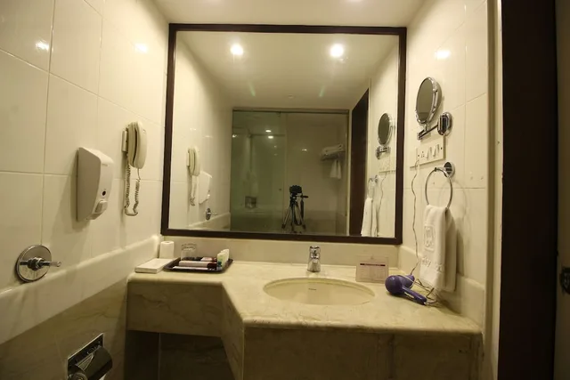 Standard, 2 King Beds, Beverly Hotel 4/4