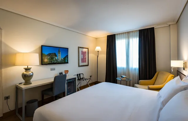 غرفة قياسية بسرير مزدوج أو سريرين منفصلين، Hesperia Cordoba 1/7