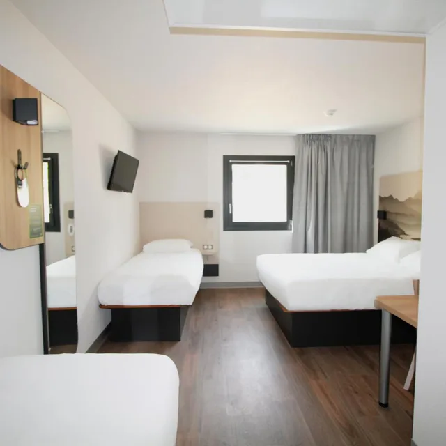 غرفة رباعية، B&B HOTEL Aix-les-Bains 2/10