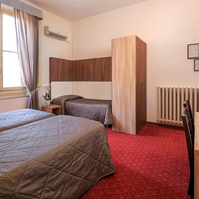 غرفة اقتصادية ثلاثية، Hotel Arno Bellariva 1/8