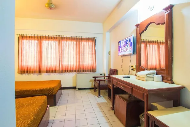 غرفة قياسية بسريرين منفصلين، Khelangnakorn Lampang Hotel 2/3