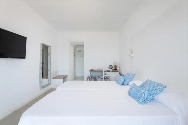 Room, Twin Beds, Sea Front، Hotel Atolon & Kaafu Beach Club 1/10