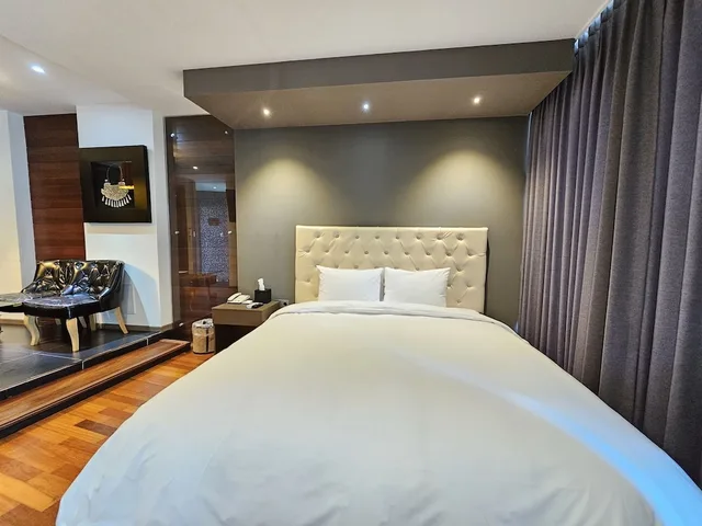 غرفة بسرير كينج تُحدَّد عند الوصول، Hotel Scarboro 5/9