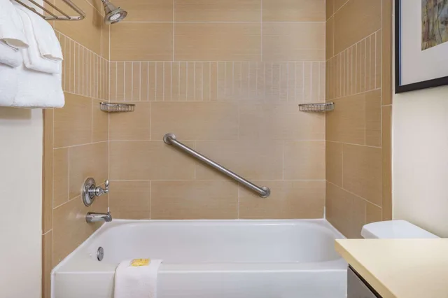 غرفة بسرير كوين، Wyndham Sacramento 4/6