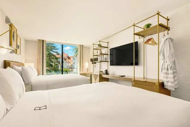 Premium, 2 Queen Beds, Blue Area View، The Bower Coronado 5/7