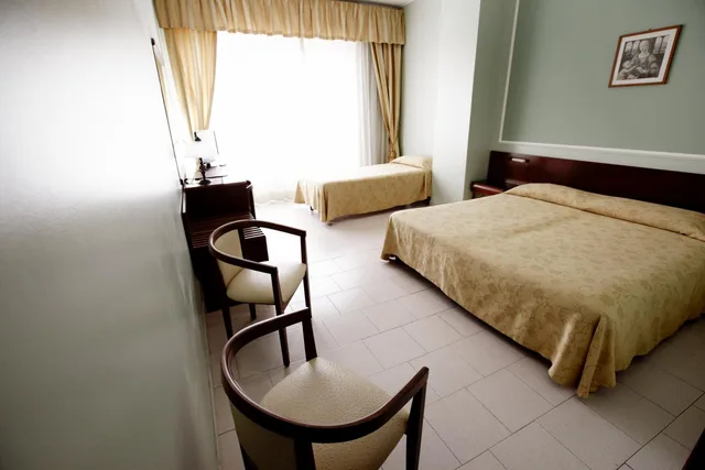 غرفة عائلية، Hotel Continental 1/5