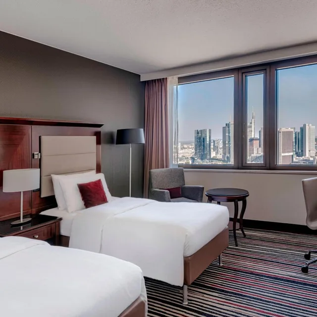 Room, Twin Beds, Skyline View، Frankfurt Marriott Hotel 1/3