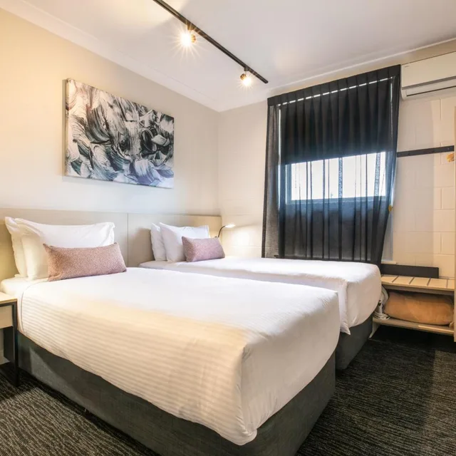 غرفة عائلية بغرفتي نوم، Hendon Hotel 2/10