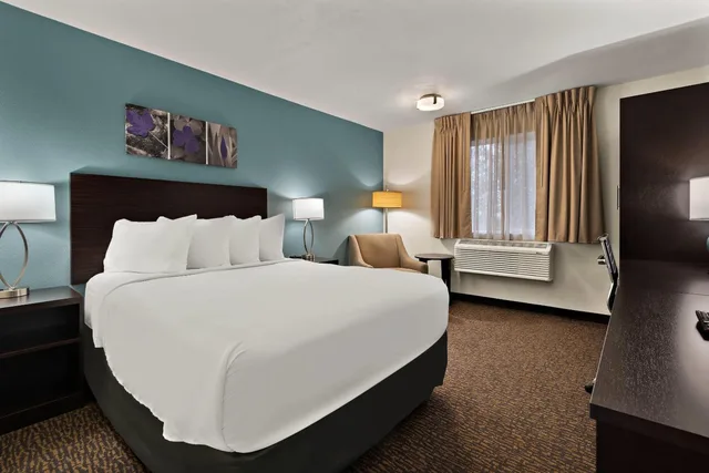 غرفة داخلية بسرير كوين، Sleep Inn Kelso Longview 1/9