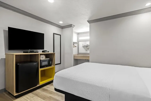 غرفة قياسية بسرير كوين، Days Inn By Wyndham San Francisco S/Oyster Point Airport 8/10
