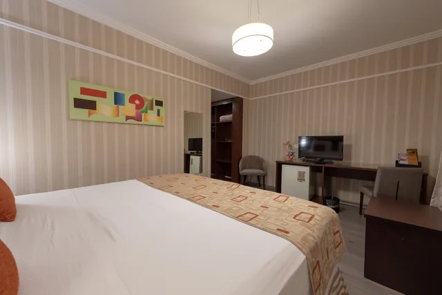 Luxury, Suite, King Bed, CLASS HOTEL GUAXUPE 3/5