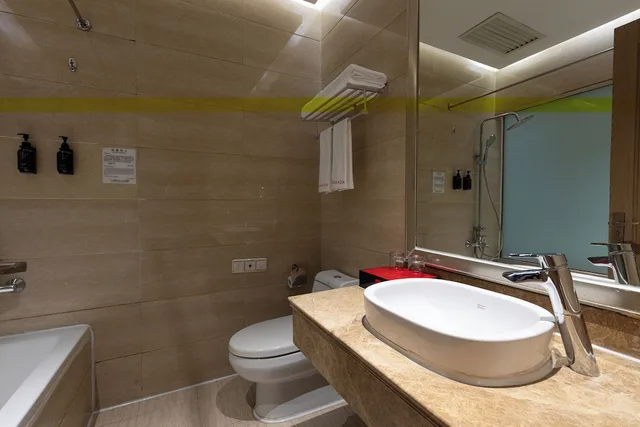غرفة كومفورت بسرير كينج، Ramada by Wyndham Zhangjiajie Tianmen Mountain 9/9