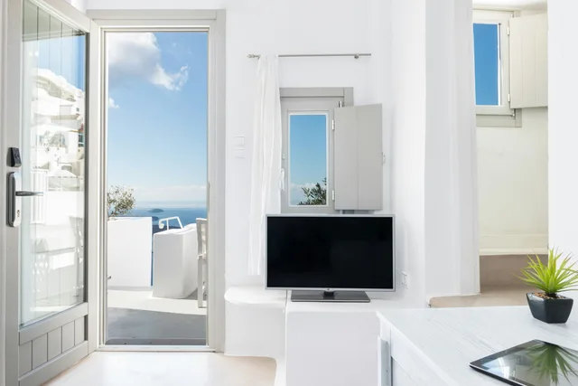 Superior, Double Bed, Caldera View، On The Rocks Santorini - Adults only 2/3