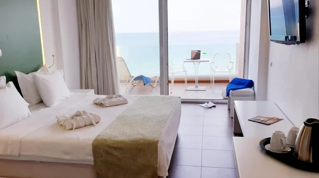 غرفة ديلوكس بسرير مزدوج أو سريرين منفصلين بإطلالة على البحر، Erytha Hotel &amp; Resort 2/10