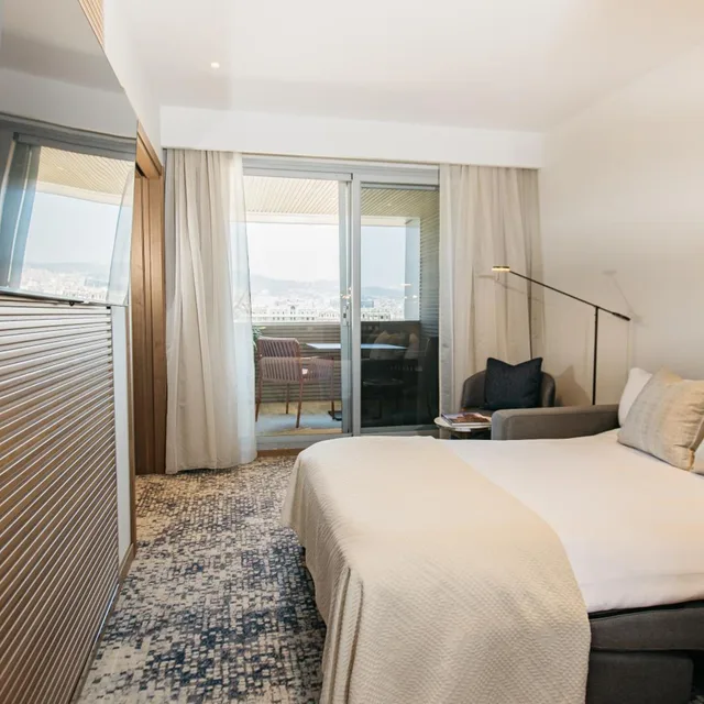 جناح بسريرين منفصلين بشرفة بغرفة نوم واحدة مع أريكة، InterContinental Barcelona 2/9