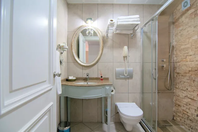 جناح بسرير كينج بإطلالة على المدينة بشرفة مع أريكة، FERMAN HOTEL 1/1