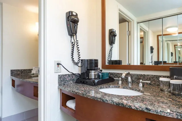 Standard, 2 Queen Beds, Valley View، Evergreen Lodge 7/7