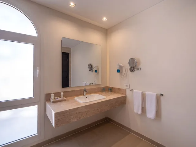 Swim Up, Villa, King Bed, Sea View, Adult Only، Fort Arabesque Beach Resort 3/4