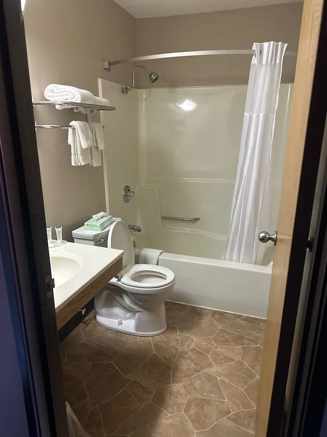 غرفة بسريرين كوين، Burgundy Inn & Suites 10/10