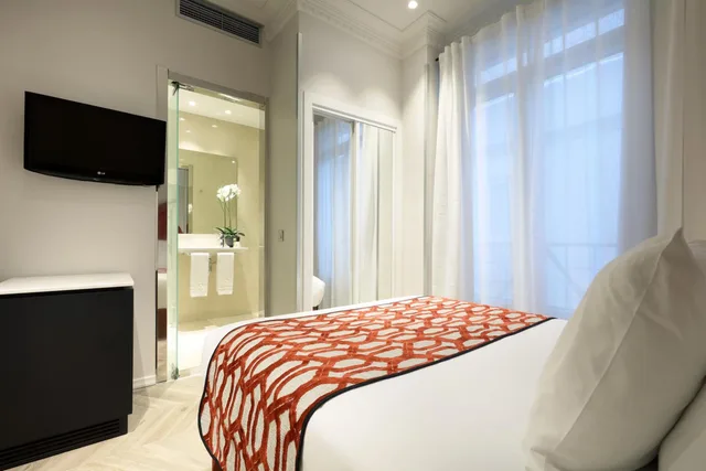 غرفة أساسية مفردة، Eurostars Regina 4/6